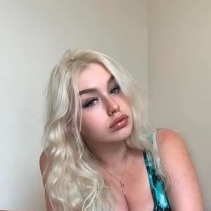 Meet your Posher, Chanel